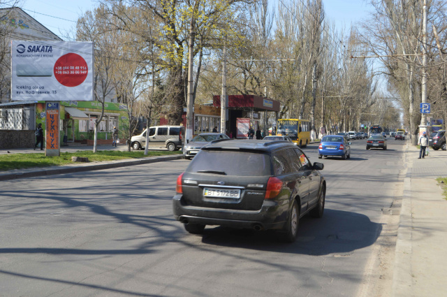 Щит 4x3,  Ушакова пр./Червоного Хреста вул.(зупинка "Обласна лікарня")
