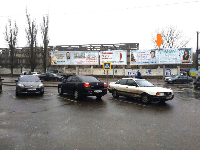 Призма 6x3,  Вул.Залаегерсег/ТРЦ "Фабрика"/центральний в'їзд №3/лівий