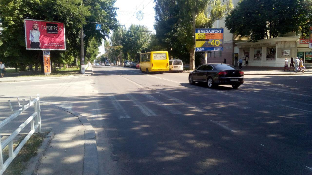 Призма 4x3,  Ушакова пр./Бєлінського вул.