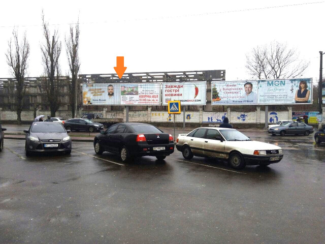 Призма 6x3,  Вул.Залаегерсег/ТРЦ "Фабрика"/центральний в'їзд №1/лівий