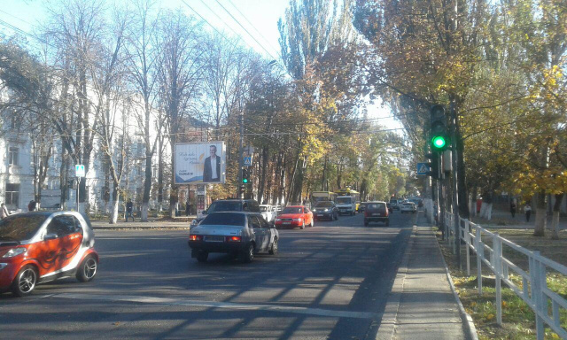 Призма 4x3,  Ушакова пр./Молодіжна вул.(Кораблебудівельний університет)
