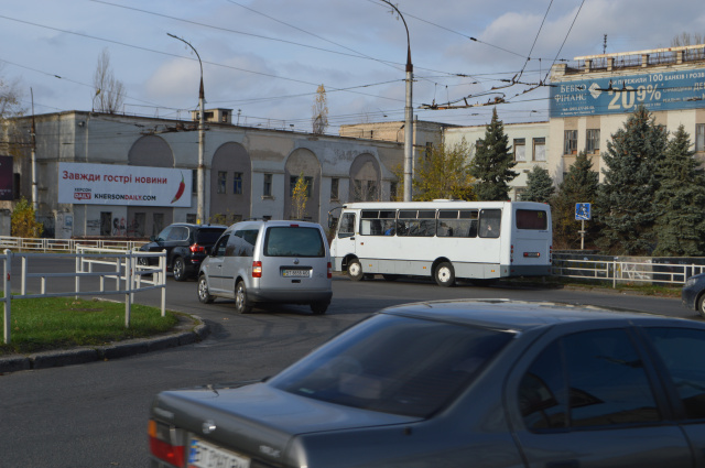 Щит 6x3,  Площа Павла Дубинди  зупинка ТРЦ Фабрика  лівий